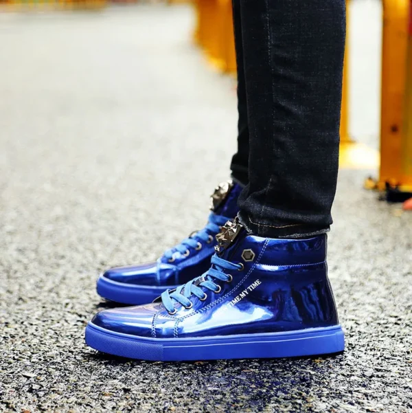 ⁦Spring Classic British Style Shiny Mens Shoes Casual Streetwear Fashion Blue Hip-hop High top Sneakers Men Casual Glitter Shoes⁩ - الصورة ⁦2⁩