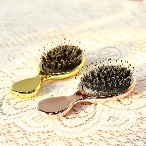 ⁦Girl Mini Hair Brush Gold and Silver Color Oval Comb Hair Brush Anti Static Hair Comb Woman Hairdressing Massage Comb Brush⁩ - الصورة ⁦3⁩