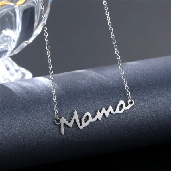 ⁦Mother's Day Mama Letter Pendant Necklace For Women Mom Nameplate Clavicle Chain Choker Stainless Steel Jewelry Minimal Gift⁩ - الصورة ⁦2⁩