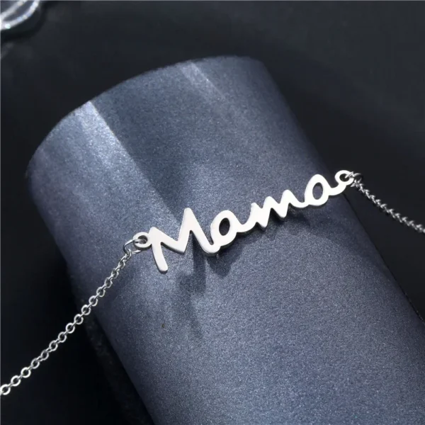 ⁦Mother's Day Mama Letter Pendant Necklace For Women Mom Nameplate Clavicle Chain Choker Stainless Steel Jewelry Minimal Gift⁩ - الصورة ⁦4⁩